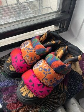 FARM Rio Multicolor Quilted Floral Slingback Sandals